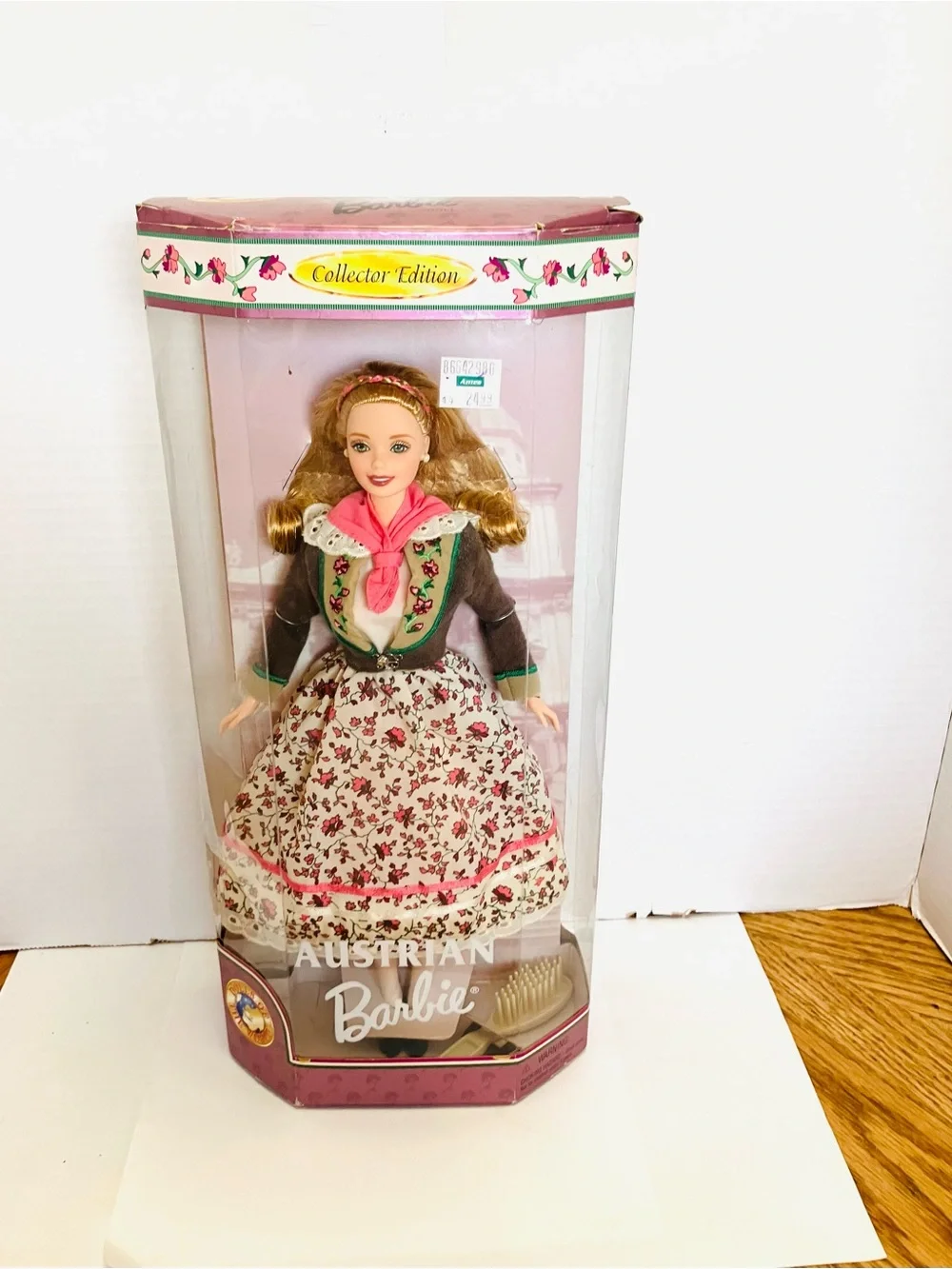Barbie 1998 DOTW Austrian Barbie Fashion Doll New Minor Box Damage #21553